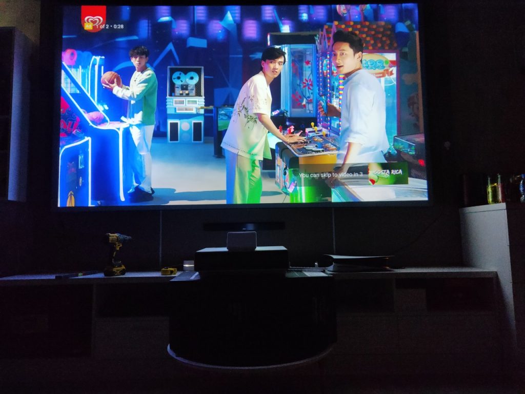 thue-man-chieu-100-inch